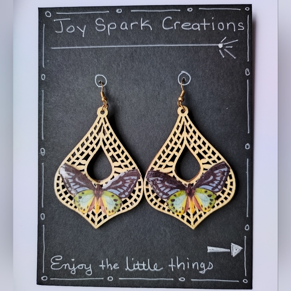 Boho butterfly earrings wooden - Picture 1 of 3